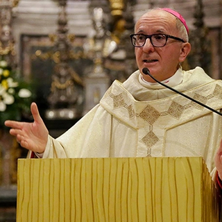 Piena solidarietà e sostegno al Vescovo Derio da parte di associazioni e sindacati